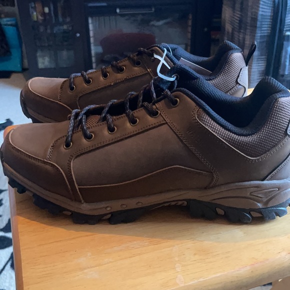 Brand new men’s London Fog hiking boots. - Picture 6 of 13